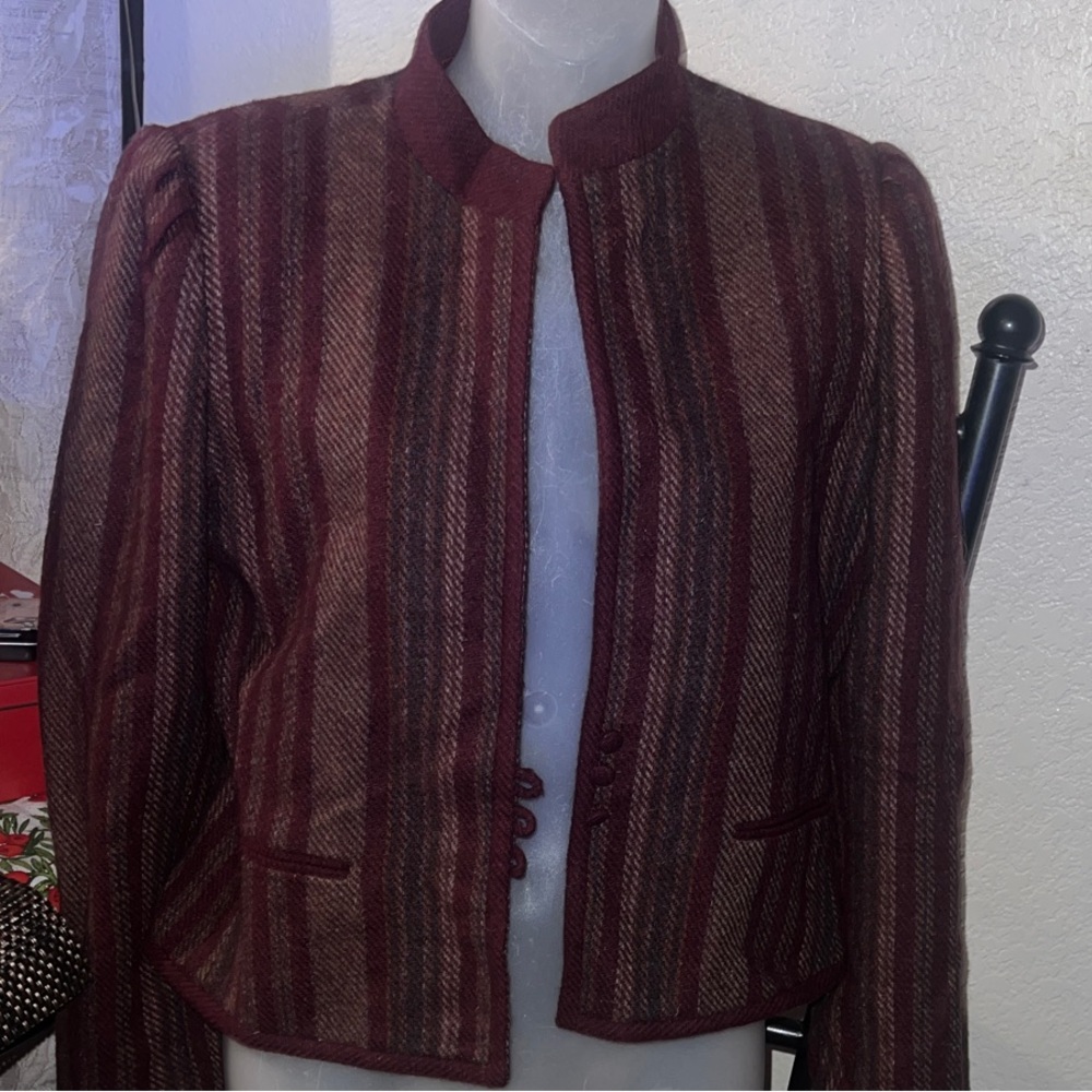 Elegant Burgundy Striped Women's Blazer